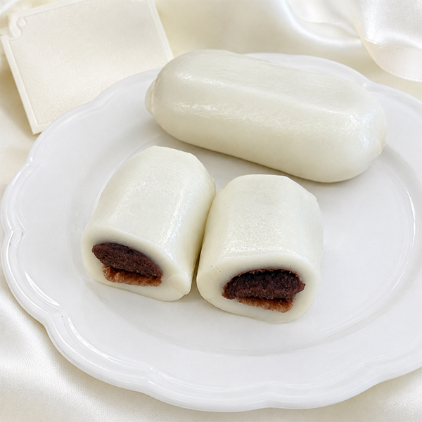 Macro close-up of TTEOKBIT rice cake texture